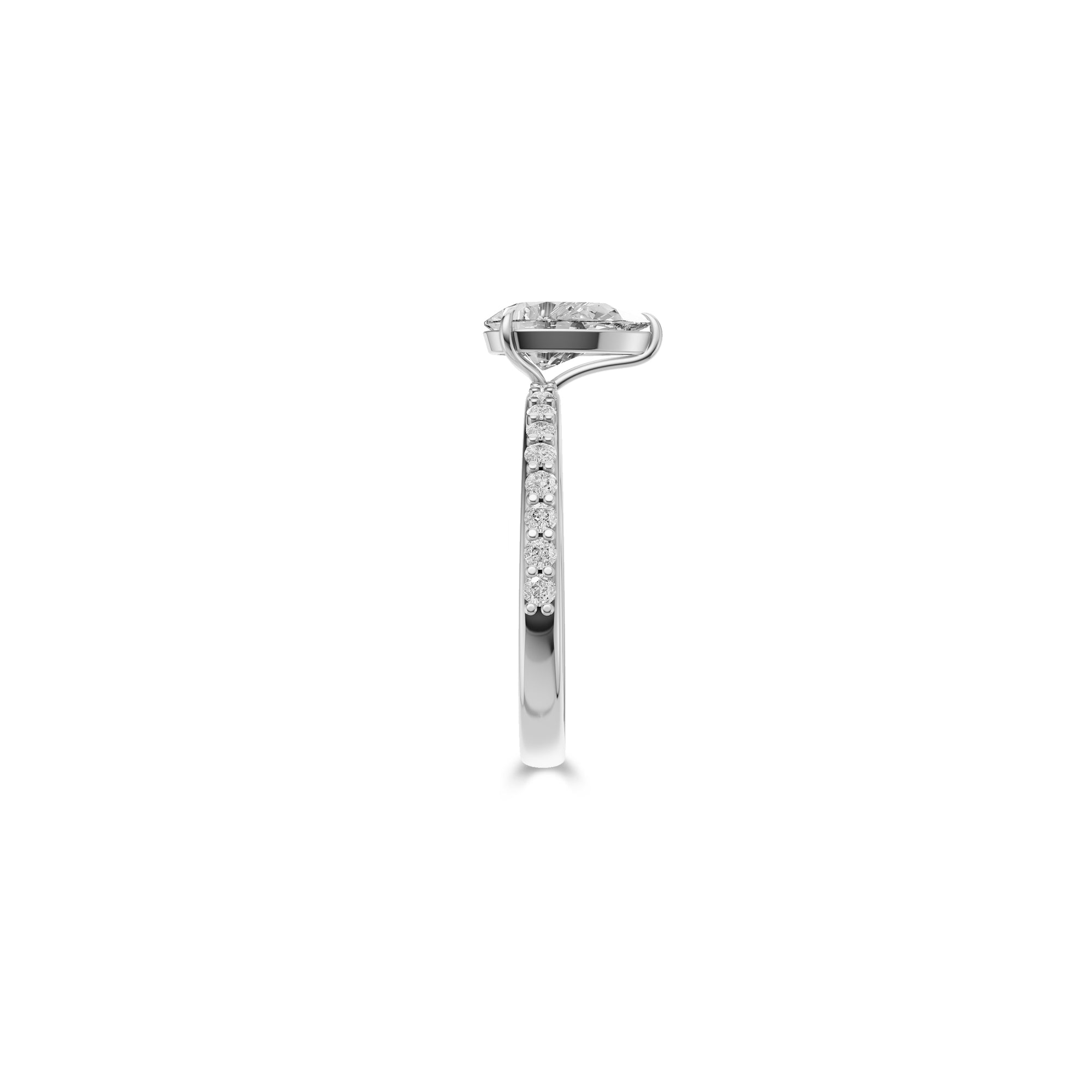 Bague de fiançailles en diamant en forme de poire avec flamme