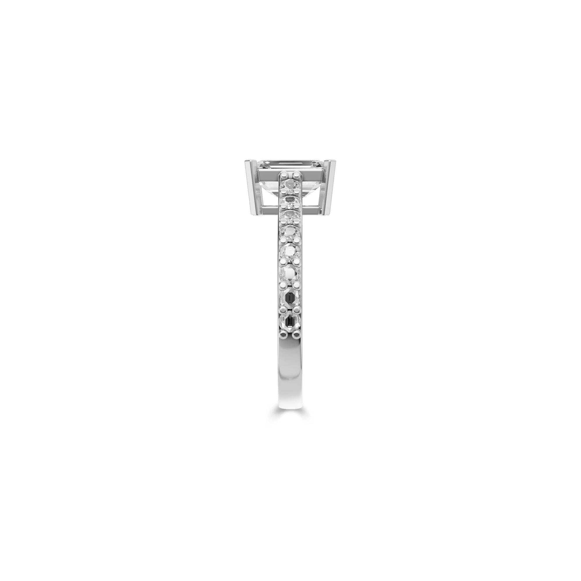 Bague de fiançailles en diamant taille émeraude avec flamme