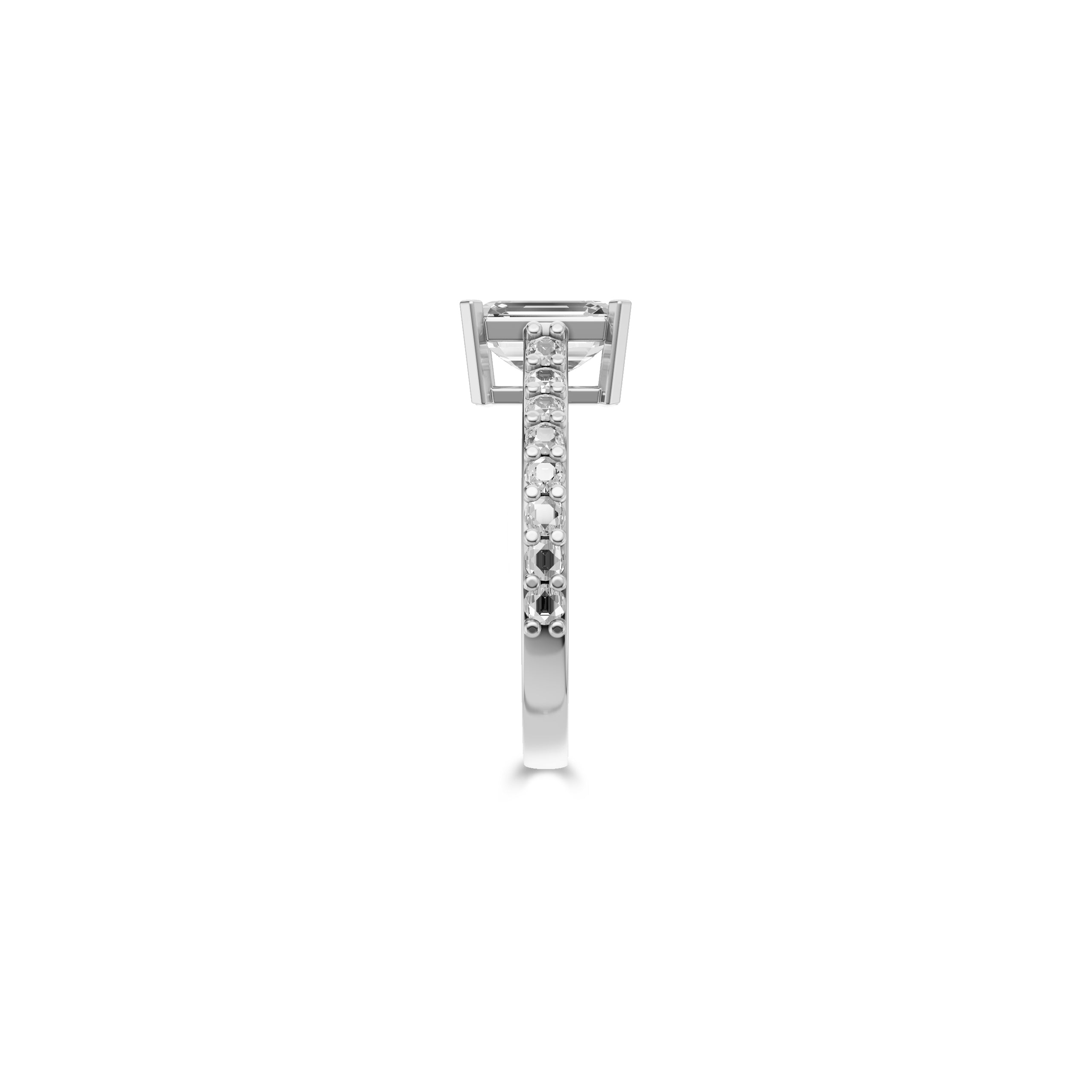 Bague de fiançailles en diamant taille émeraude avec flamme