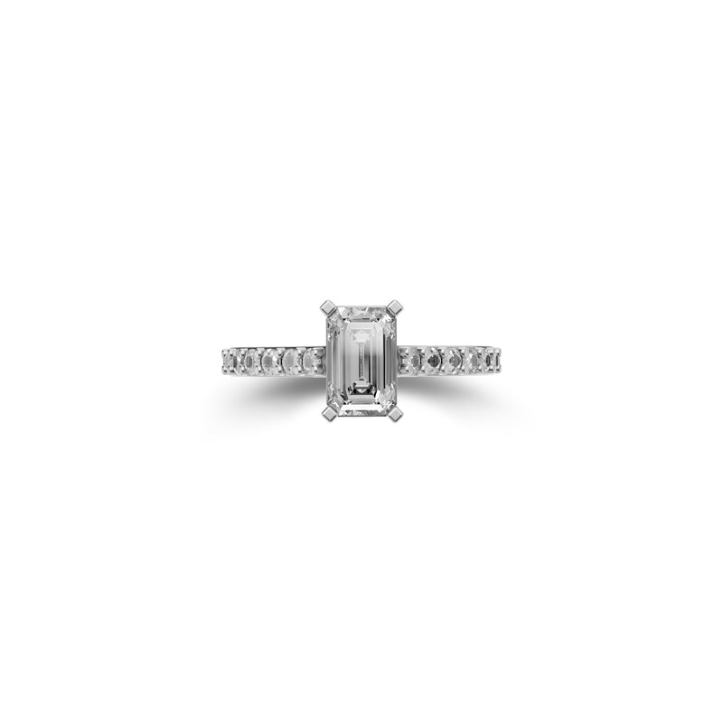 Bague de fiançailles en diamant taille émeraude avec flamme