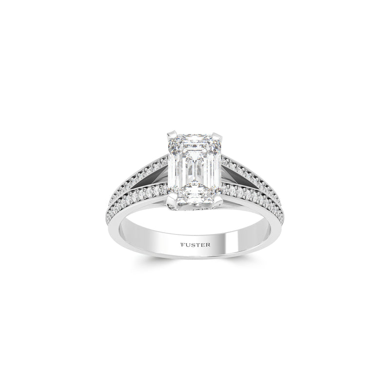 Bague de fiançailles Legacy avec diamant taille émeraude