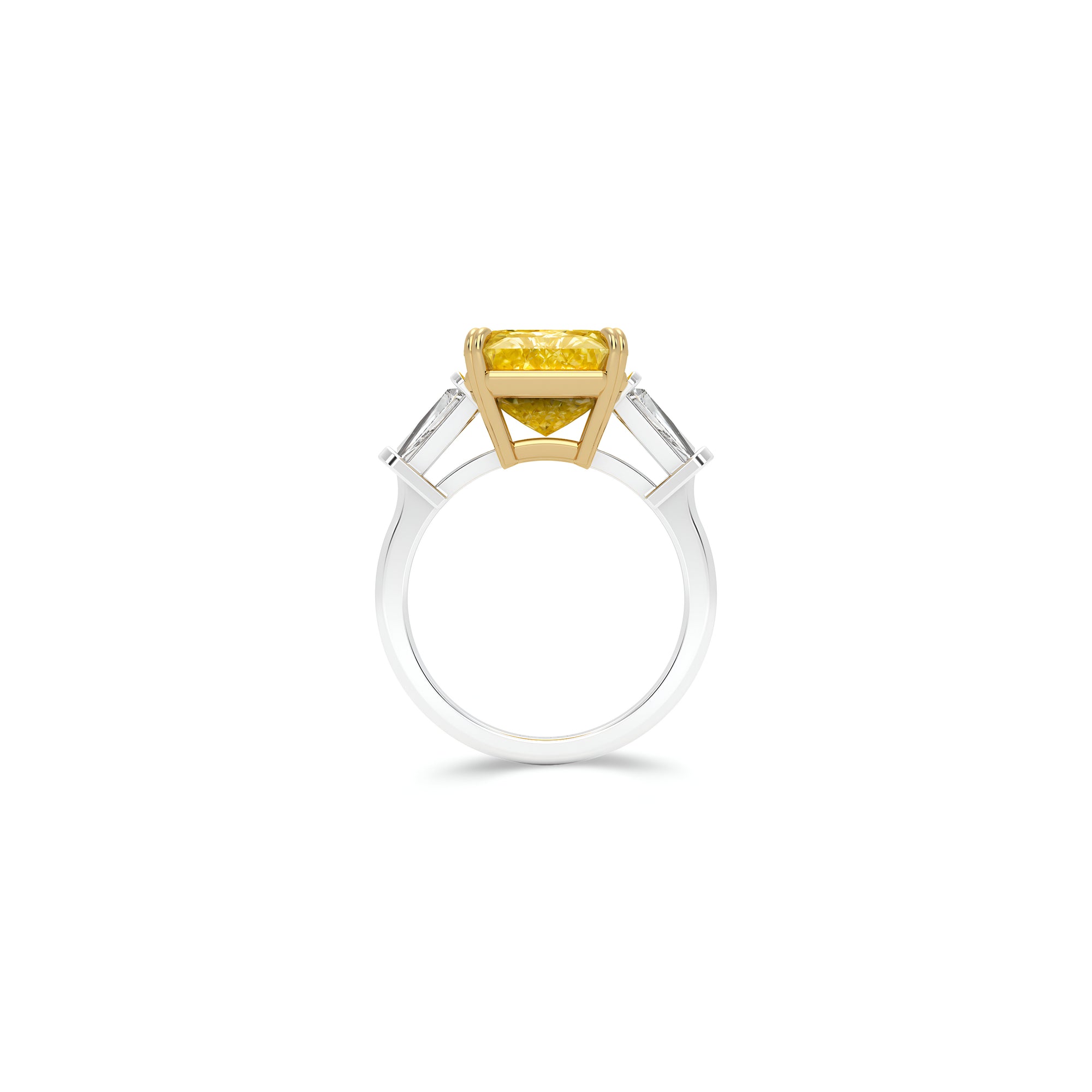 Bague de haute joaillerie taille coussin en diamant jaune