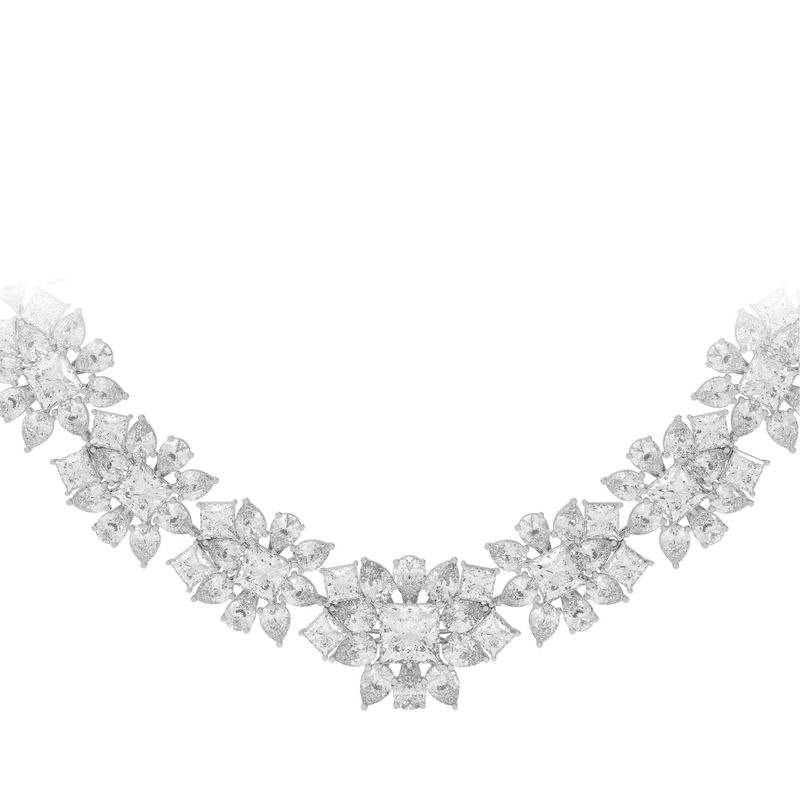 Majestätische Halskette mit weißen Diamanten