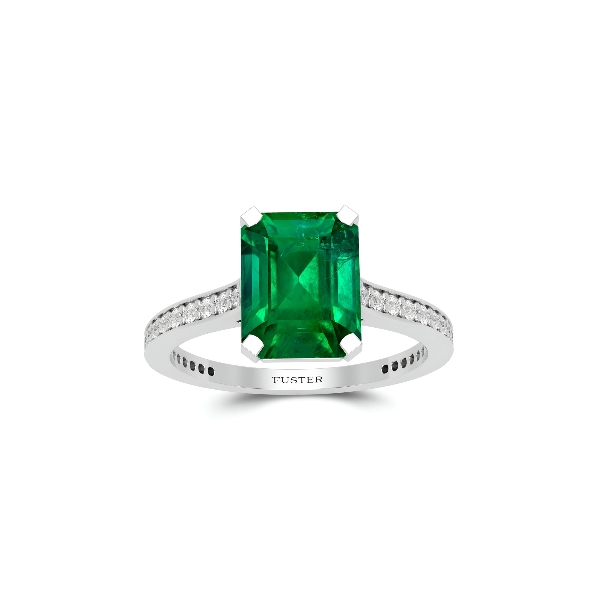 Bague de fiançailles en émeraude et diamant taille émeraude flamme