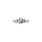 Flammen-Smaragdschliff mit zweiseitigem Baguette-Diamant-Verlobungsring