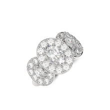 Verlobungsring mit birnenförmigem Kissenschliff-Diamant