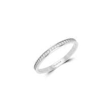 Belle Medium Wedding Band