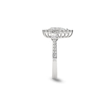Verlobungsring mit birnenförmigem Kissenschliff-Diamant