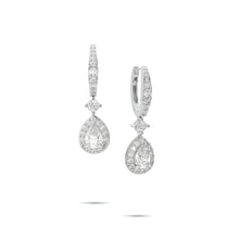 Pendientes clásicos de diamantes y esmeraldas Infinity 