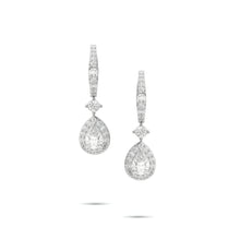 Pendientes clásicos de diamantes y esmeraldas Infinity 