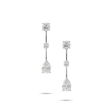 Pendientes clásicos de diamantes y esmeraldas Infinity 
