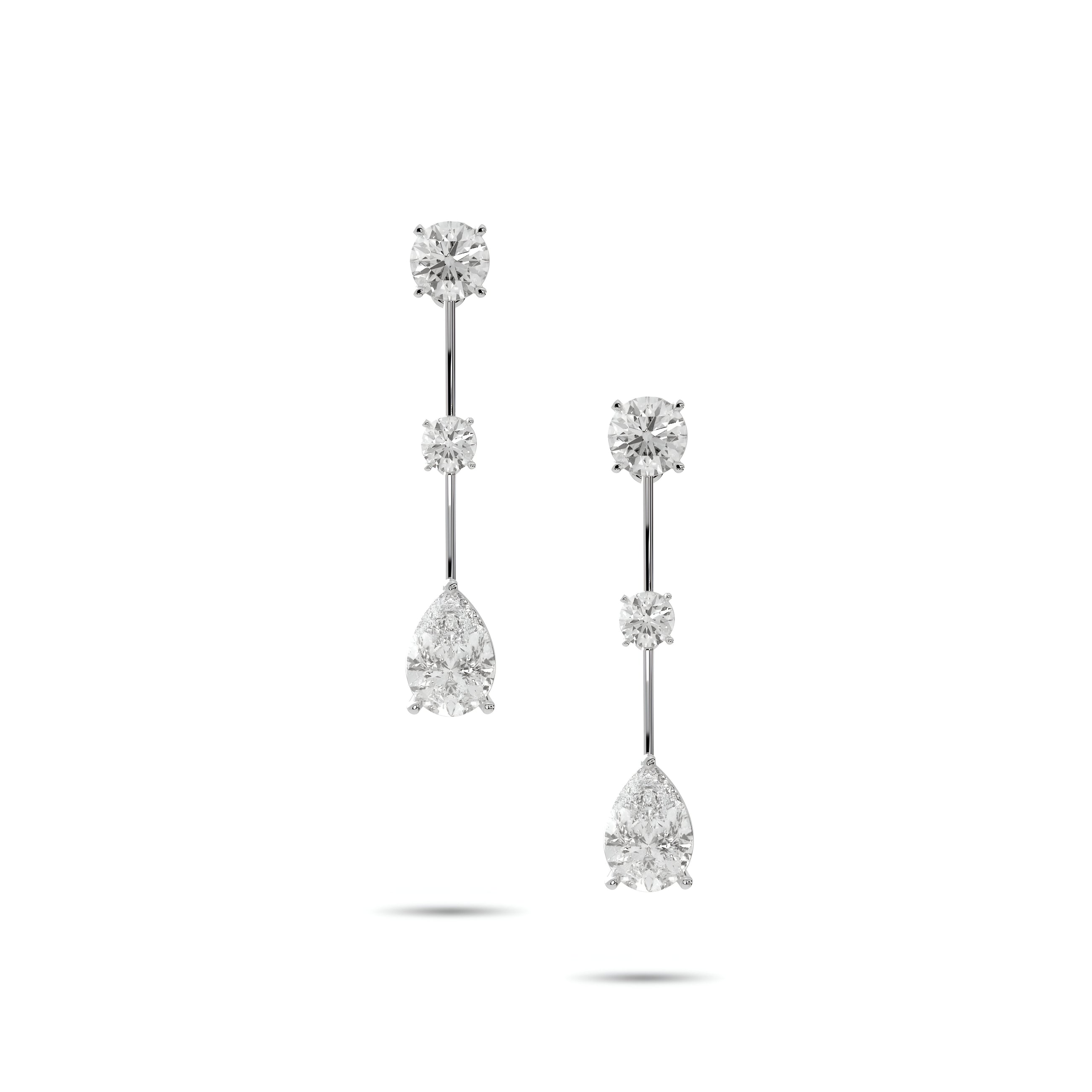 Pendientes clásicos de diamantes y esmeraldas Infinity 
