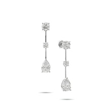 Pendientes clásicos de diamantes y esmeraldas Infinity 