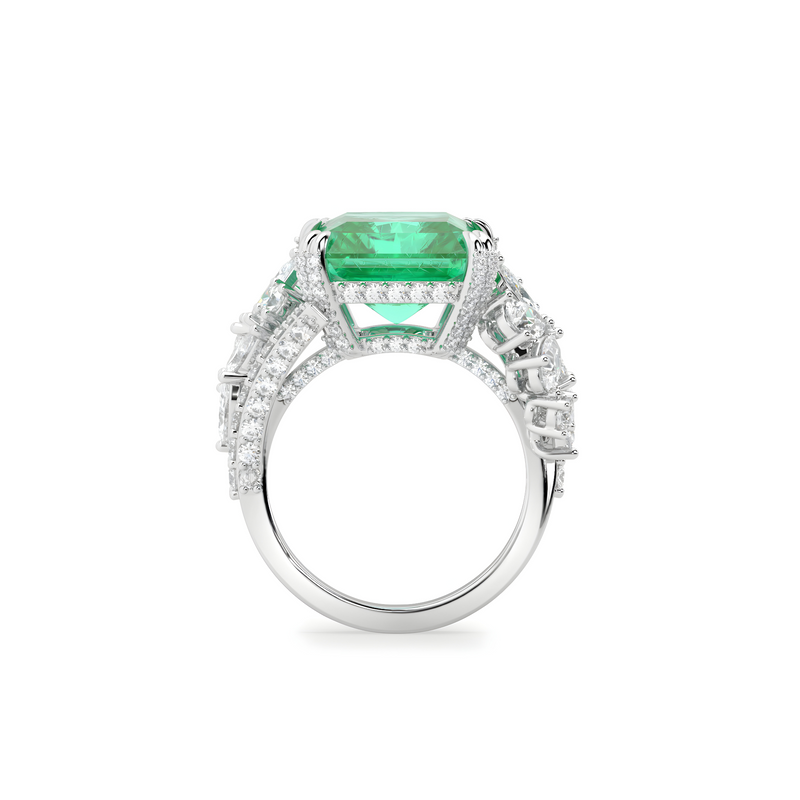 Hochwertiger Ring mit Smaragd und Diamant im Radiantschliff