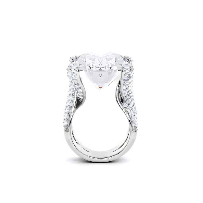 Anillo de alta joyería con diamantes ovalados de cuento de hadas 