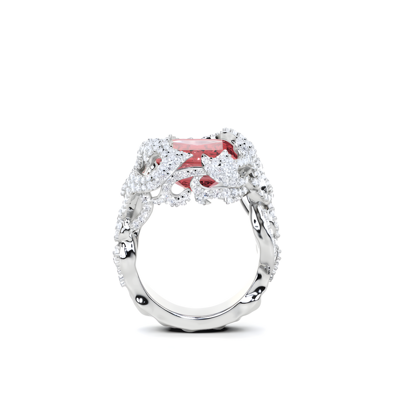 Anillo de alta joyería con diamantes y talla radiante de esmeralda