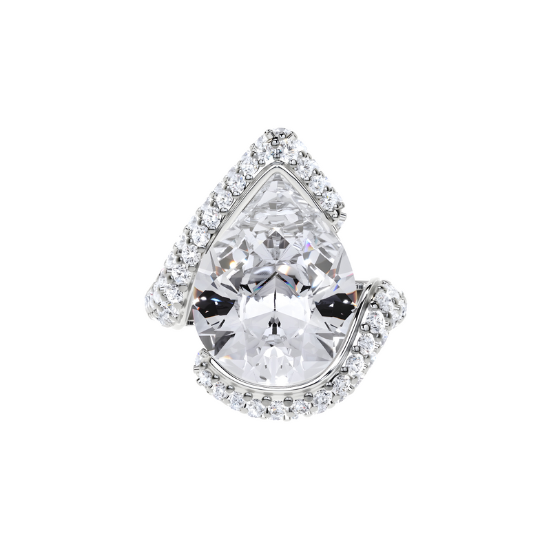 Anillo de alta joyería con diamantes en forma de pera 